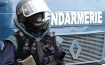URGENT – La Gendarmerie perturbe les locaux de Dmedia pour fermer Zik Fm
