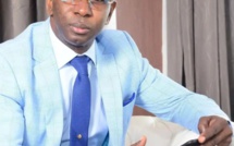 Moustapha Guirassy, PDG de l’IAM, offre une bourse d’excellence à Seydou Gueye, bachelier laveur de voitures et à Sokhna Kâ, bachelière handicapée motrice