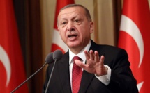 Turquie : devant ses partisans, le président Erdogan défie les États-Unis