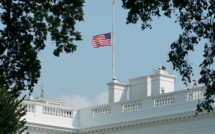 Sous pression, Trump ordonne la mise en berne des drapeaux pour John McCain
