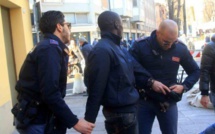 Italie: Un sénégalais encore épinglé avec 2 grammes de cocaïnes 47 grammes de…