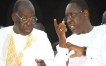 Macky Sall appelle par téléphone Moustapha Niasse devant les partisans… Regardez ! Macky Sall appelle par téléphone Moustapha Niasse devant les partisans… Regardez !