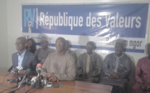 Thierno Alassane Sall au président Macky Sall : " On n'a pas besoin d'être avocat, ni d'avoir beaucoup de connaissances pour savoir ce qui se passe dans le pays. Ce qu'il dit est en parfaite contradiction avec les dispositions de la loi 98- 05"