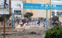 Les Étudiants Déchirent L’échéance Du COUD