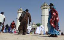 DIRECT : ARRIVÉE DE LA DÉPOUILLE, SUIVEZ L’INHUMATION DE SIDY LAMINE NIASS À LÉONA