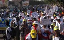 MARCHE DE L’OPPOSITION : BEAUCOUP DE MONDE, PEU D’ORGANISATION