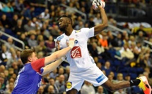 Mondial de handball : déjà qualifiée, la France s’impose sur le fil face à la Russie