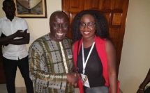Arrêt sur image! Notre consoeur Marie Louise Ndiaye de l'Obs posant avec Idrissa Seck