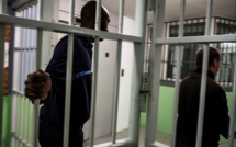 Un détenu radicalisé poignarde grièvement deux surveillants à la prison d'Alençon