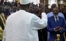 Arrêt sur image! Pape Samba Mboup acclamant le Pr Macky