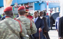Victime d'un AVC, le Président Ali Bongo, qui marche avec une... canne, pourra t'il gouverner?