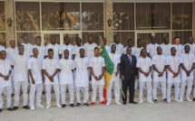 La réaction des "Lions" du Sénégal après la remise du drapeau national