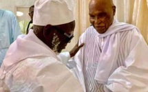 DERNIÈRE MINUTE- Me Abdoulaye Wade reçu à Touba par le Khalif Serigne Mountakha Mbacké