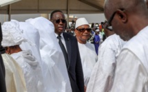 Le Pr Macky Sall remet 30 millions cfa en guise de "Diakhaal" à la famille de feu Tanor Dieng