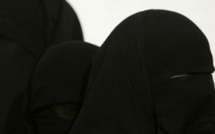 Arrestation à Rebeuss: Deux individus se camouflent en Burqa avec de fausses hanches et de faux seins dans une mosquée