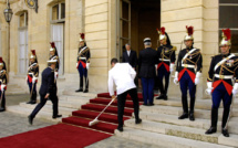 Un décret limite à 10 ans certains avantages des anciens Premiers ministres français