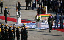  L’ancien président du Zimbabwe Robert Mugabe enterré dans son village