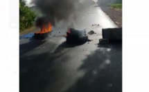 Université de Bambey : les étudiants bloquent la « Journée annuelle chimique » et défient les forces de l'ordre Université de Bambey : les étudiants bloquent la « Journée annuelle chimique » et défient les forces de l'ordre