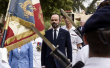 Edouard Philippe rend un sabre et vend des missiles Edouard Philippe rend un sabre et vend des missiles