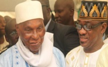 Dernière minute : Le Khalife général des Mourides réconcilie Wade et Madické Dernière minute : Le Khalife général des Mourides réconcilie Wade et Madické