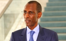 Paiement par anticipation des salaIres et pensions : L’État en mode « Papa Noël » Paiement par anticipation des salaIres et pensions : L’État en mode « Papa Noël »