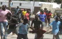 Abdoulaye Samb, animateur à la radio Zik FM, a failli laisser sa vie dans une attaque dont il a fait l’objet dans la nuit du 23 au 24 décembre 2019. A bord d'un véhicule particulier, Abdoulaye avait quitté la Commune de Pékesse, dans la région de Thi Abdoulaye Samb, animateur à la radio Zik FM, a failli laisser sa vie dans une attaque dont il a fait l’objet dans la nuit du 23 au 24 décembre 2019. A bord d'un véhicule particulier, Abdoulaye avait quitté la Commune de Pékesse, dans la région de Thi