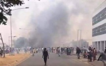 URGENT- Ça chauffe à Banjul! Des manifestants , qui réclament le départ d'Adama Barrow, dispersés à coups de grenades lacrymogènes