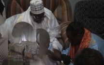 AADIYA À TOUBA / Darou Salam donne 191 millions au Khalife Général des Mourides.