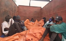 VIDÉO - CE CAMION TRANSPORTAIT CLANDESTINEMENT DES PASSAGERS À MBORO