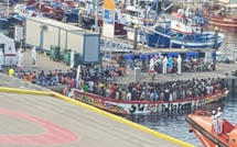 Scène spectaculaire en Espagne: Plus d’un millier de migrants africains arrivés aux îles Canaries en l’espace de 48 heures