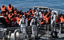 Îles Canaries : 4.000 migrants se fondent dans la nature...