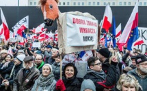 Droit à l'avortement : les Polonais descendent à nouveau dans la rue