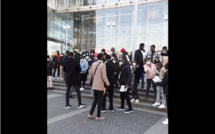 DIARY SOW:  Des Sénégalais de France arpentant les rues de la capitale française pour distribuer des flyers.