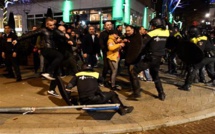  2e nuit d'émeutes aux Pays-Bas, Biden entrevoit l'immunité collective