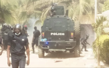 URGENT / Cité Keur Gorgui : La police disperse la foule devant chez Ousmane Sonko à coups de lacrymogènes, plusieurs arrestations et des blessés...