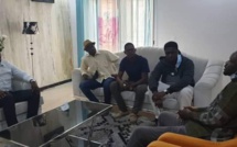 URGENT- Ousmane Sonko rend visite aux jeunes de "Y'en à marre"