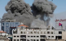 À Gaza, l'armée israélienne bombarde l'immeuble des médias Al-Jazira et Associated Press