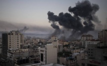 Israël pilonne Gaza, les roquettes du Hamas touchent la banlieue de Tel Aviv