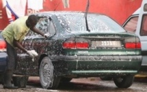 Grande mosquée de Dakar : Un laveur de véhicules fonce sur 3 personnes