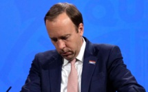 Il embrasse une conseillère en pleine pandémie, le ministre britannique de la Santé démissionne