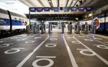 En France, les contaminations repassent la barre des 10 000 cas, nouvelles restrictions pour les voyageurs