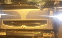 Ça dégénère au niveau de la frontière terrestre entre le Mali et le Sénégal !  En dépit de l'appel au calme des autorités, des camions Sénégalais caillassés (VIDÉOS)