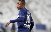 SAMUEL KALU CONTRAINT DE QUITTER LA PELOUSE APRÈS UN MALAISE, LE JOUEUR VA BIEN