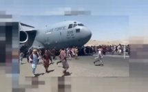 Afghanistan : scènes surréalistes sur le tarmac de l'aéroport de Kaboul