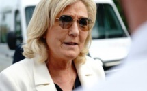 Présidentielle : Le Pen et Macron toujours devant, selon un sondage