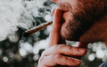 Une épidémie de vomis incontrôlables touche les fumeurs de cannabis aux États-Unis