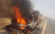 [Vidéo] Accident sur Ila Touba : Un véhicule particulier complètement consumé