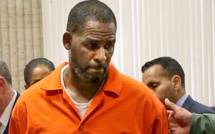 Etats-Unis : Le chanteur R.Kelly reconnu coupable de multiples crimes sexuels. Il risque la prison à vie.