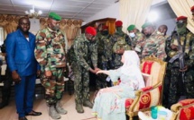 Guinée- Le Colonel Mamadi Doumbouya chez Hadja André Touré, épouse du Pr Ahmed Sékou Touré