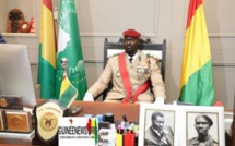GUINÉE : Le Colonel Mamady Doumbouta a prêté serment et officiellement investi président de la transition.